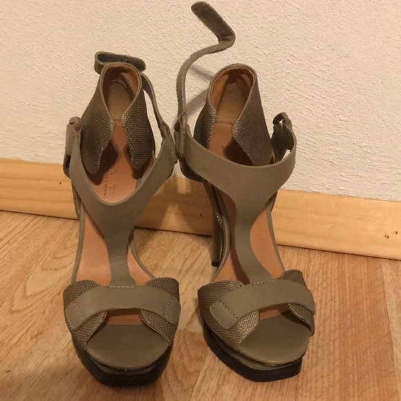 L.A.M.B Stiletto Heels Women’s size 7M - Picture 2 of 5